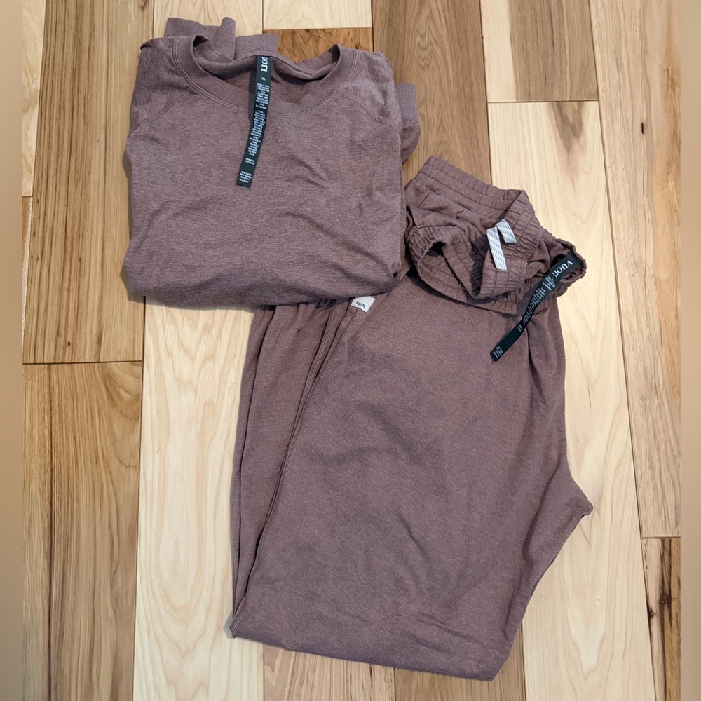Vuori 2 piece set EUC